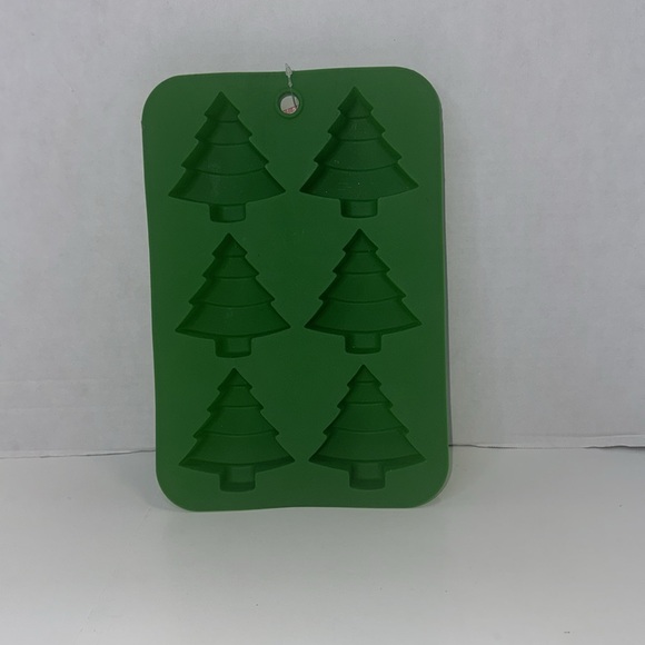 NWT Christmas Tree Mold Silicone New - Picture 2 of 4